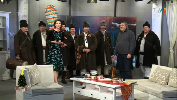 Împreună lângă brad - 31 decembrie 2019