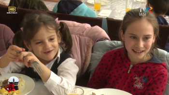 Impreuna langa brad - 23 decembrie 2021