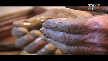 90 de ani modelati pe roata olarului